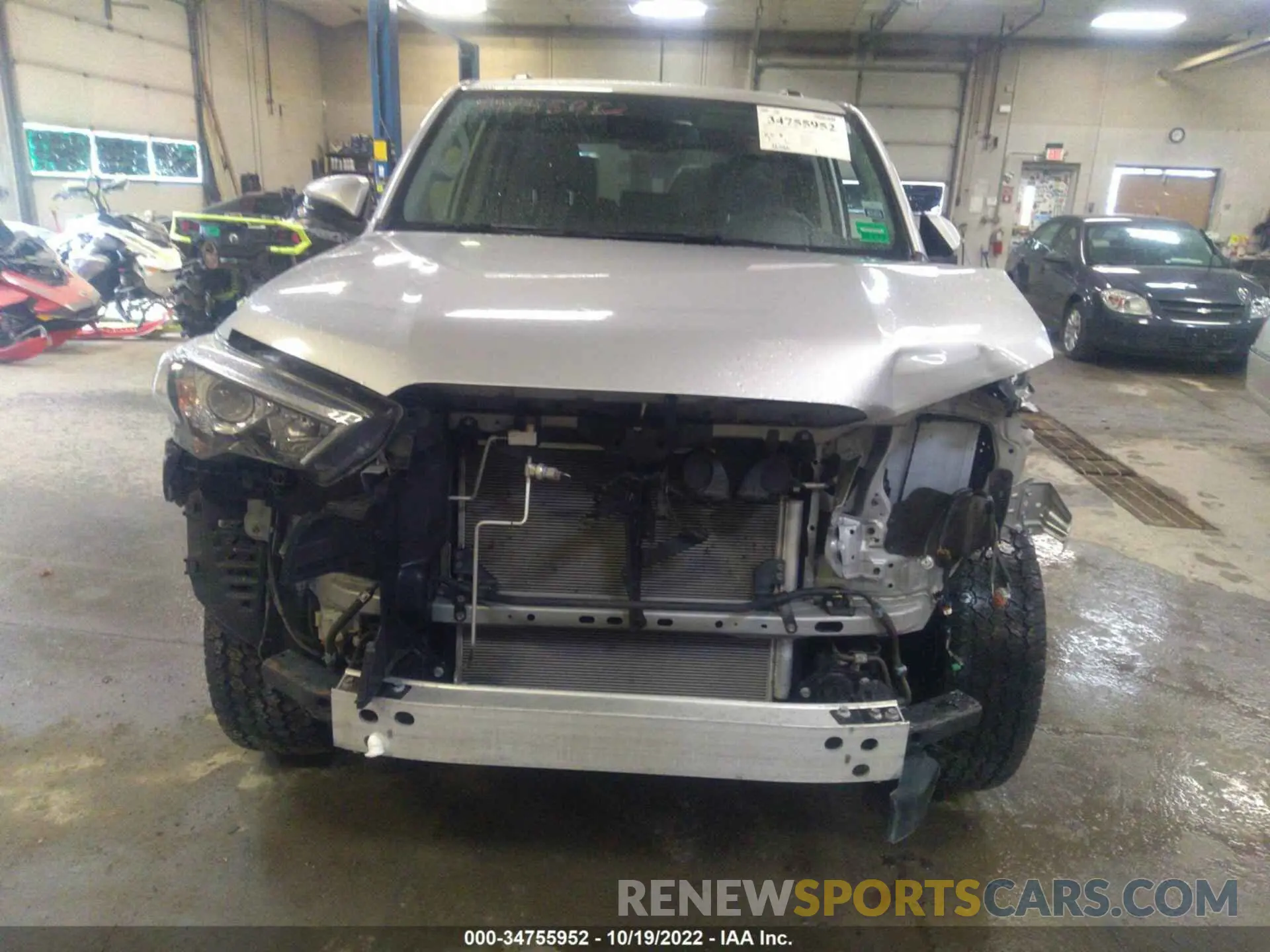 6 Photograph of a damaged car JTEBU5JR6L5827396 TOYOTA 4RUNNER 2020