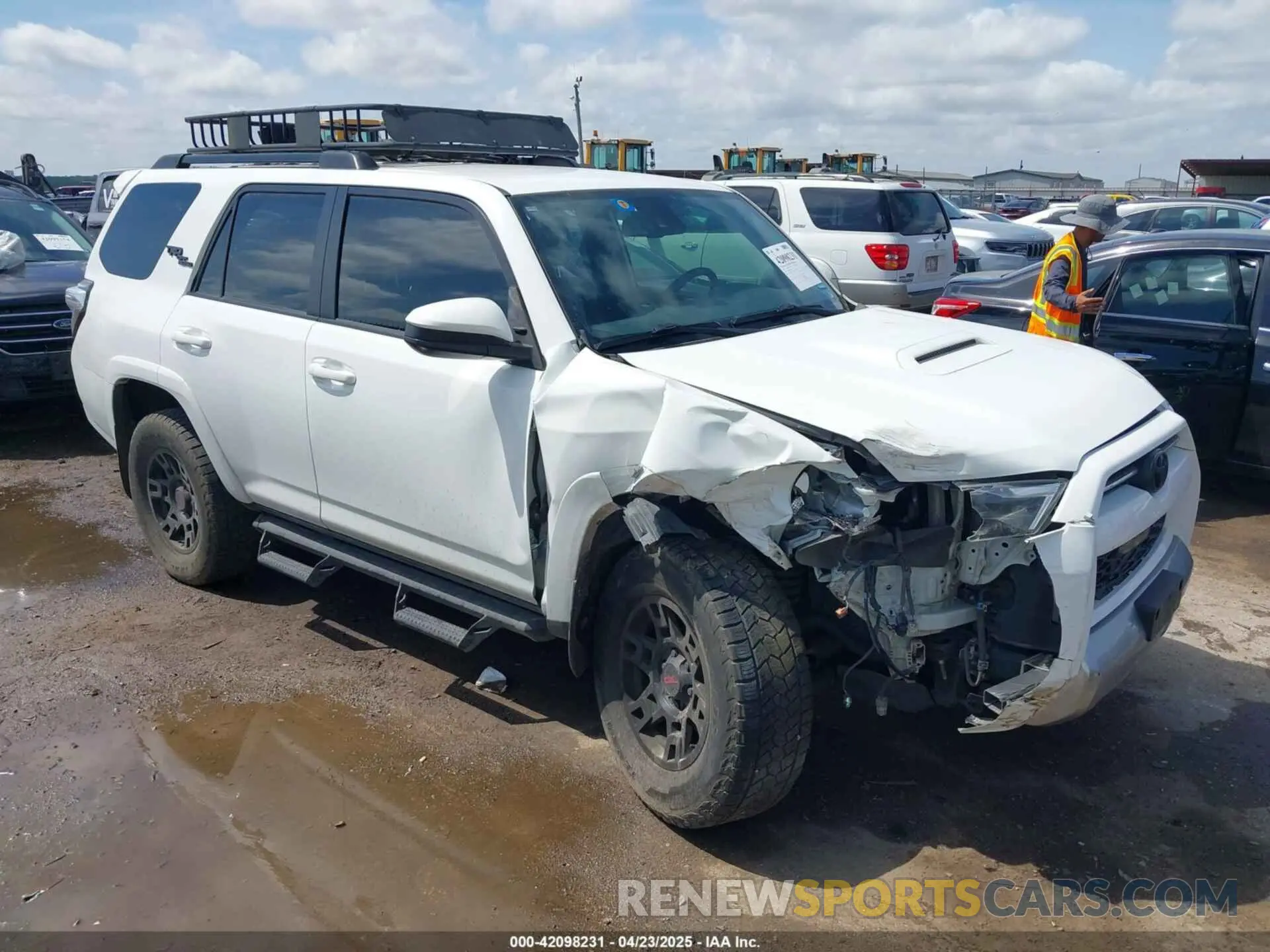 1 Photograph of a damaged car JTEBU5JR6L5830203 TOYOTA 4RUNNER 2020