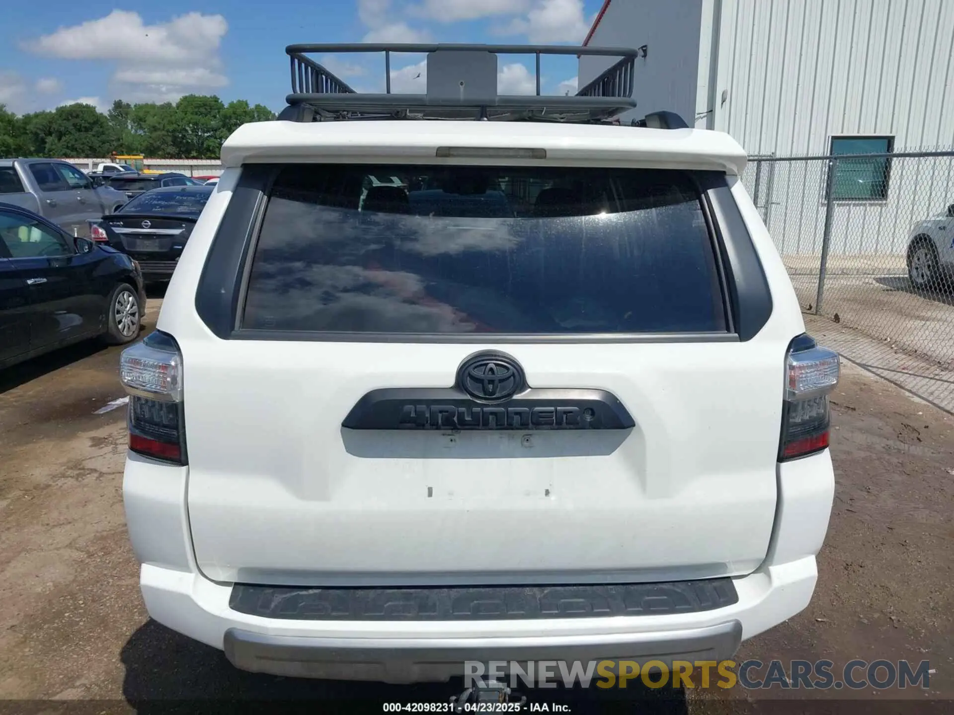 16 Photograph of a damaged car JTEBU5JR6L5830203 TOYOTA 4RUNNER 2020