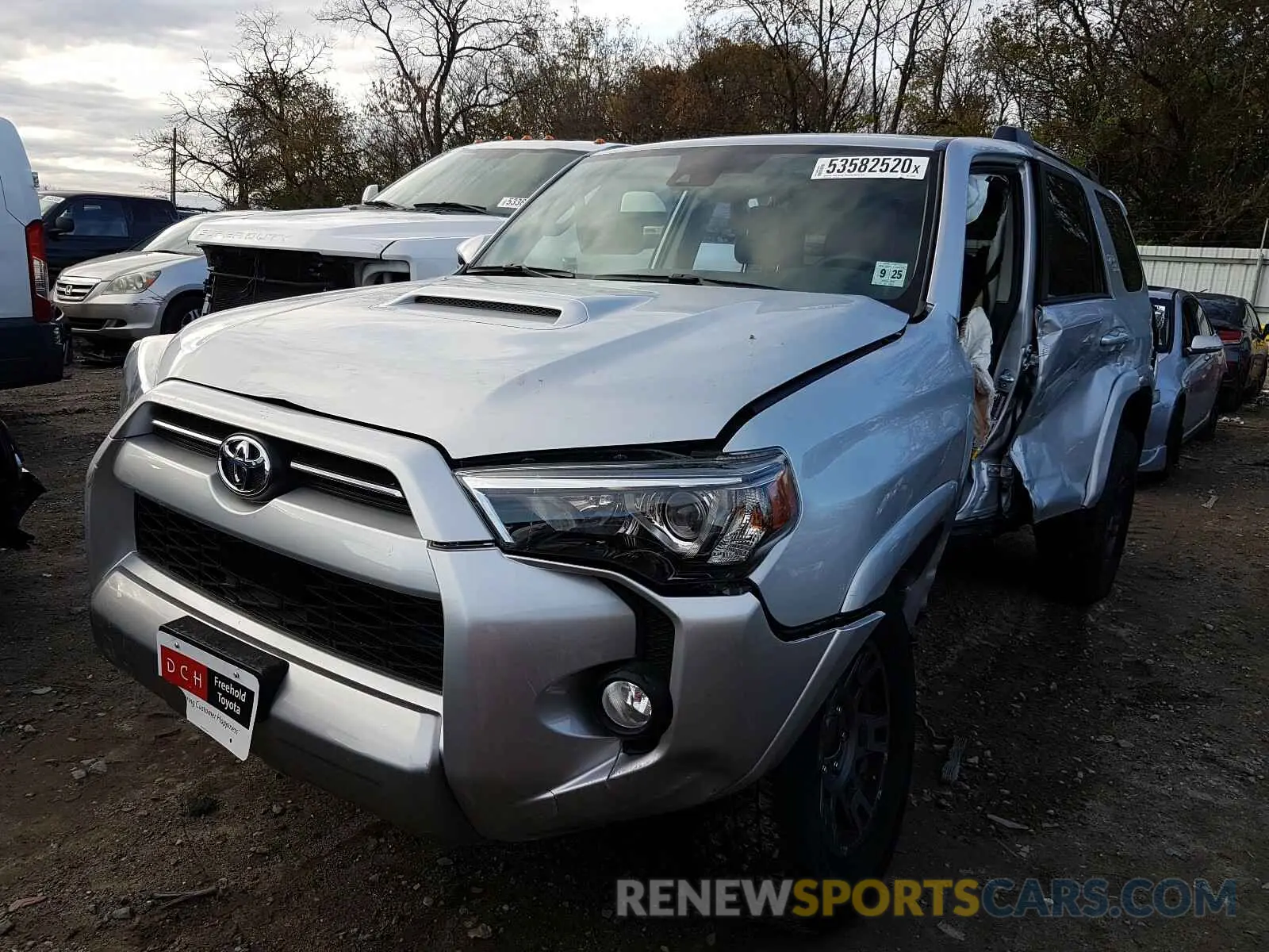 2 Photograph of a damaged car JTEBU5JR6L5832498 TOYOTA 4RUNNER 2020