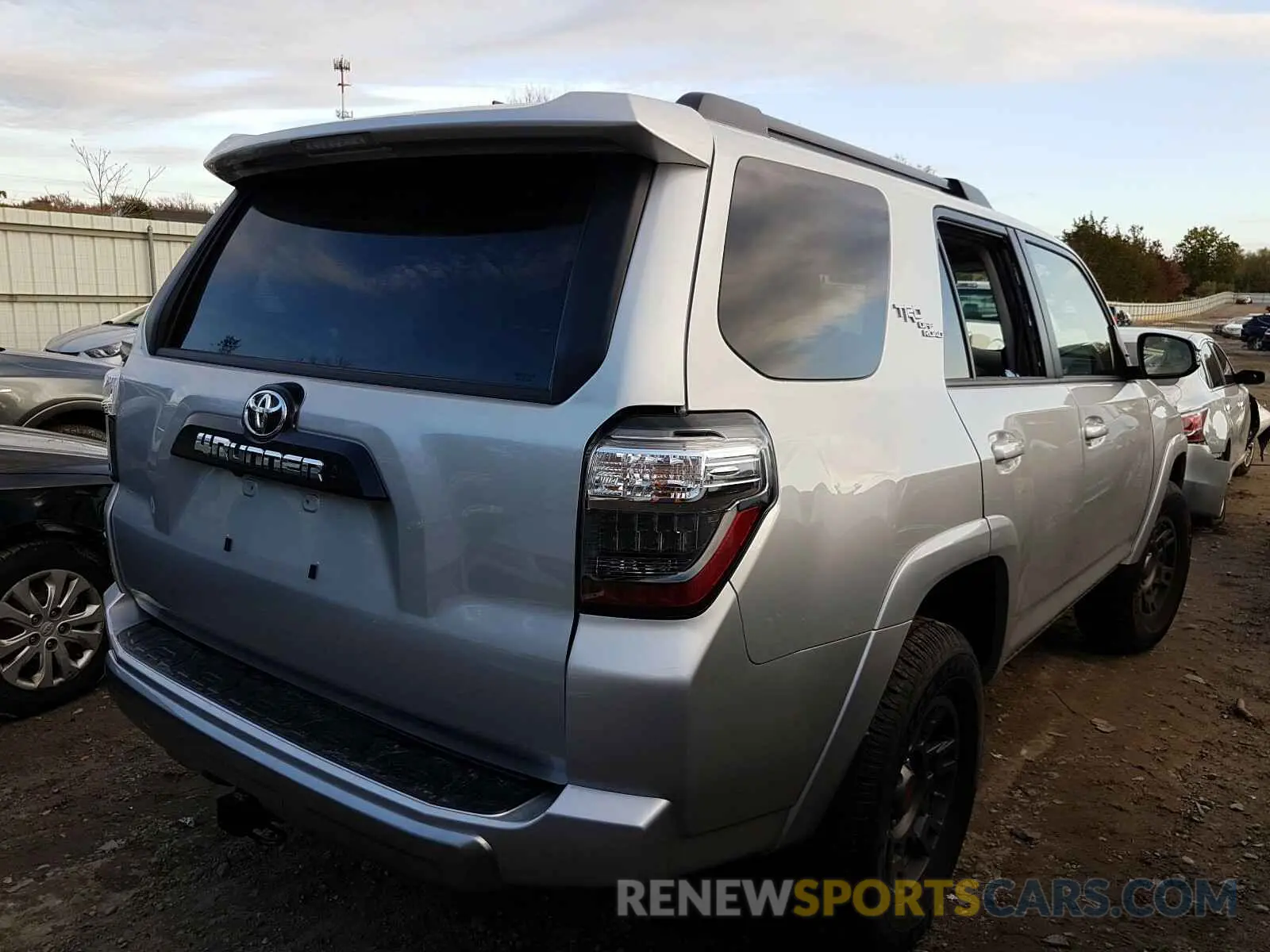 4 Photograph of a damaged car JTEBU5JR6L5832498 TOYOTA 4RUNNER 2020