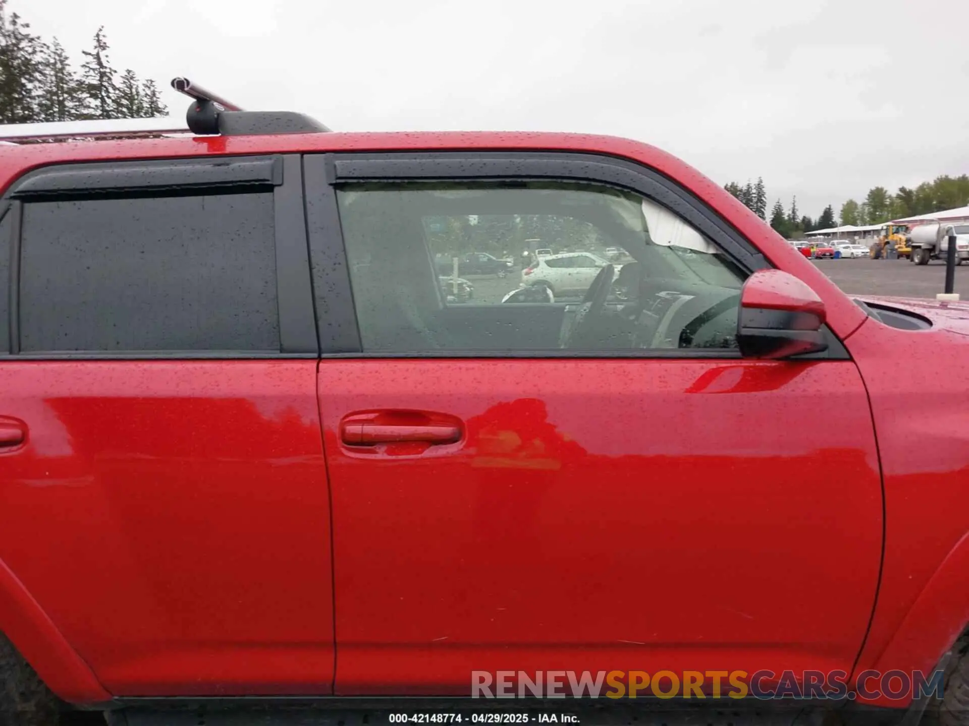14 Photograph of a damaged car JTEBU5JR7L5737772 TOYOTA 4RUNNER 2020