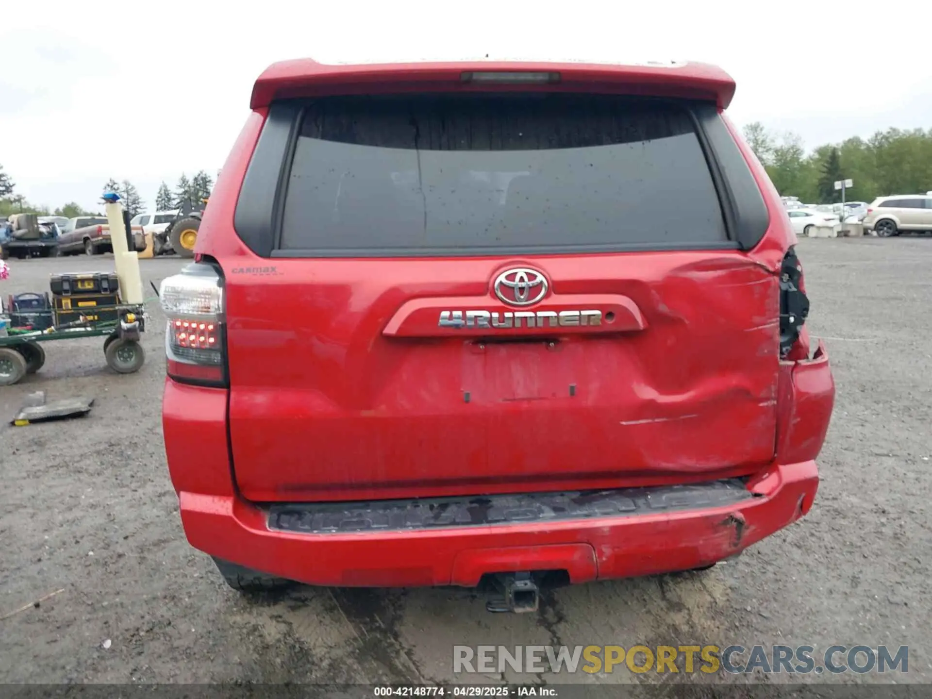 17 Photograph of a damaged car JTEBU5JR7L5737772 TOYOTA 4RUNNER 2020