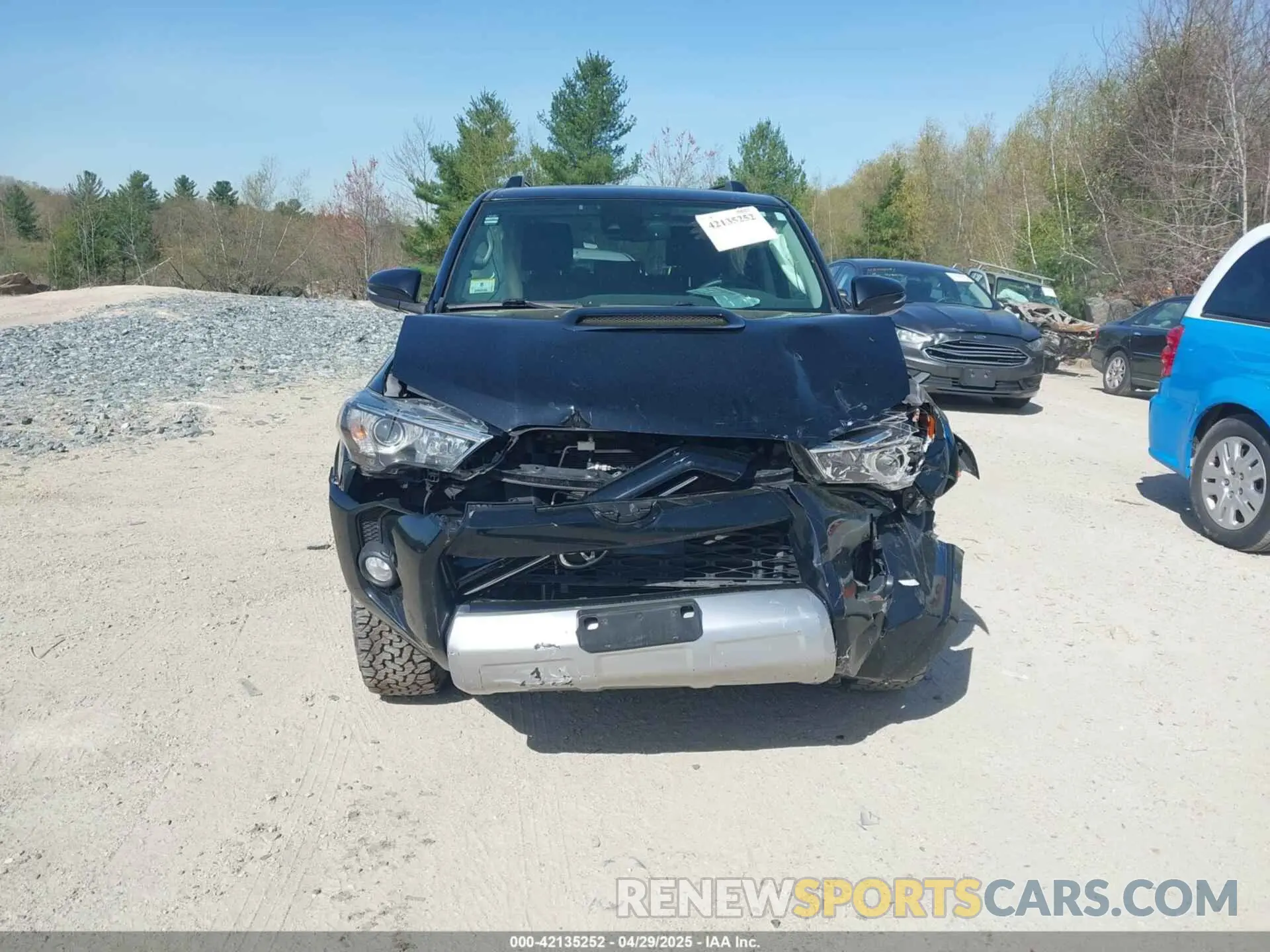 12 Photograph of a damaged car JTEBU5JR7L5753311 TOYOTA 4RUNNER 2020