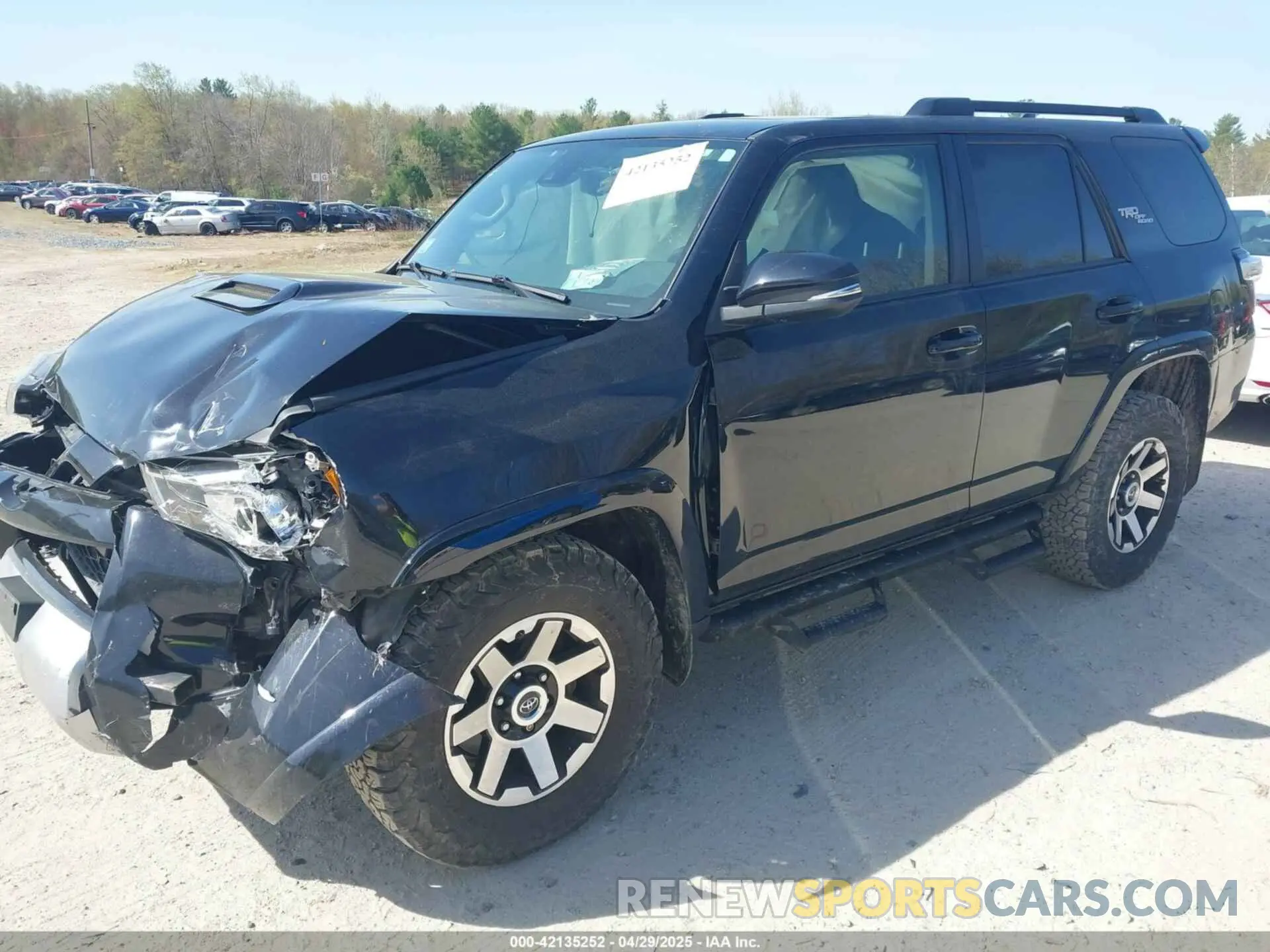 2 Photograph of a damaged car JTEBU5JR7L5753311 TOYOTA 4RUNNER 2020
