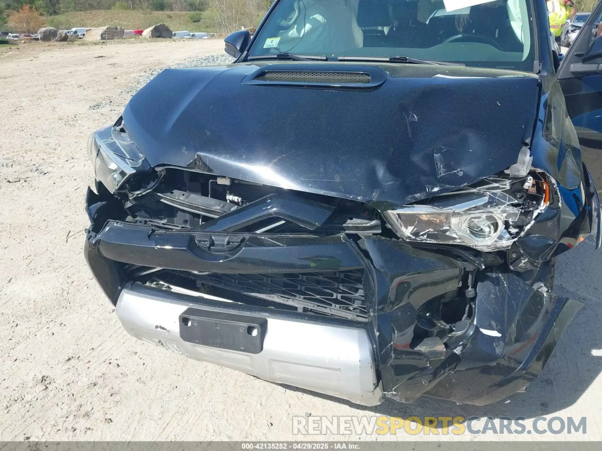 6 Photograph of a damaged car JTEBU5JR7L5753311 TOYOTA 4RUNNER 2020