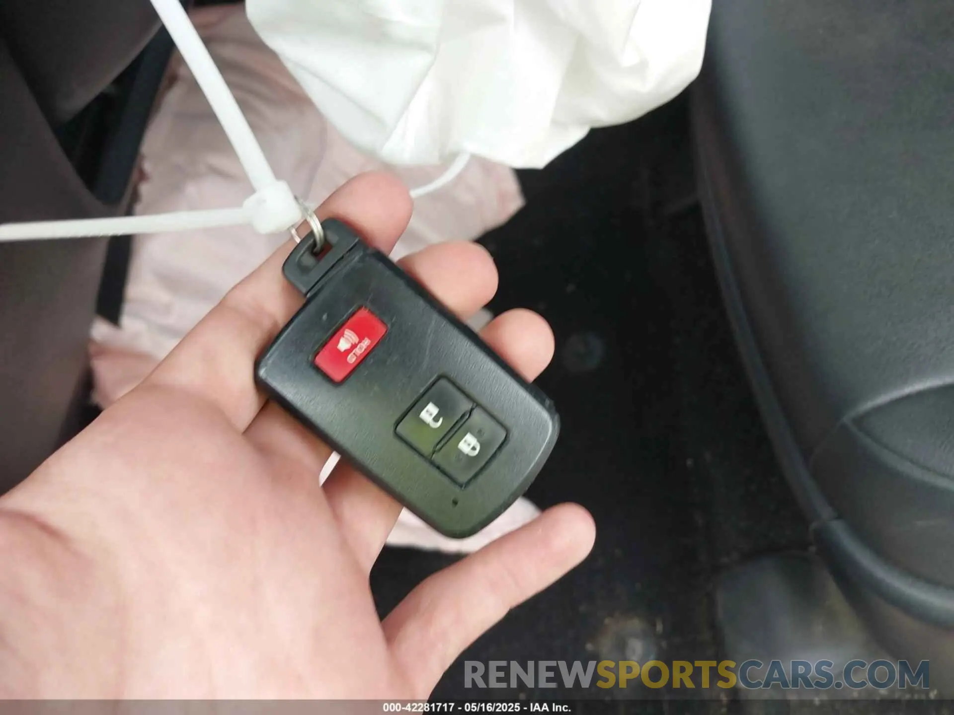 11 Фотография поврежденного автомобиля JTEBU5JR7L5772912 TOYOTA 4RUNNER 2020