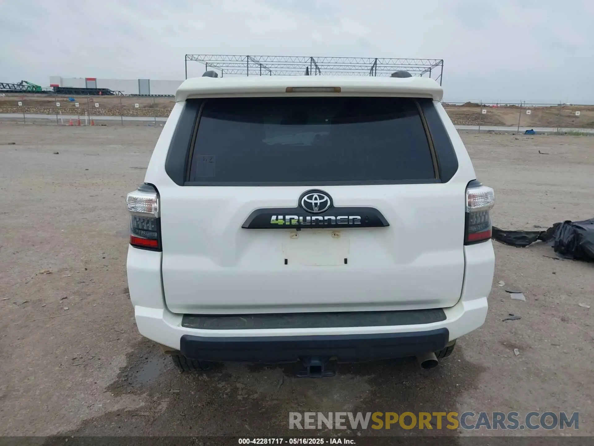 17 Фотография поврежденного автомобиля JTEBU5JR7L5772912 TOYOTA 4RUNNER 2020