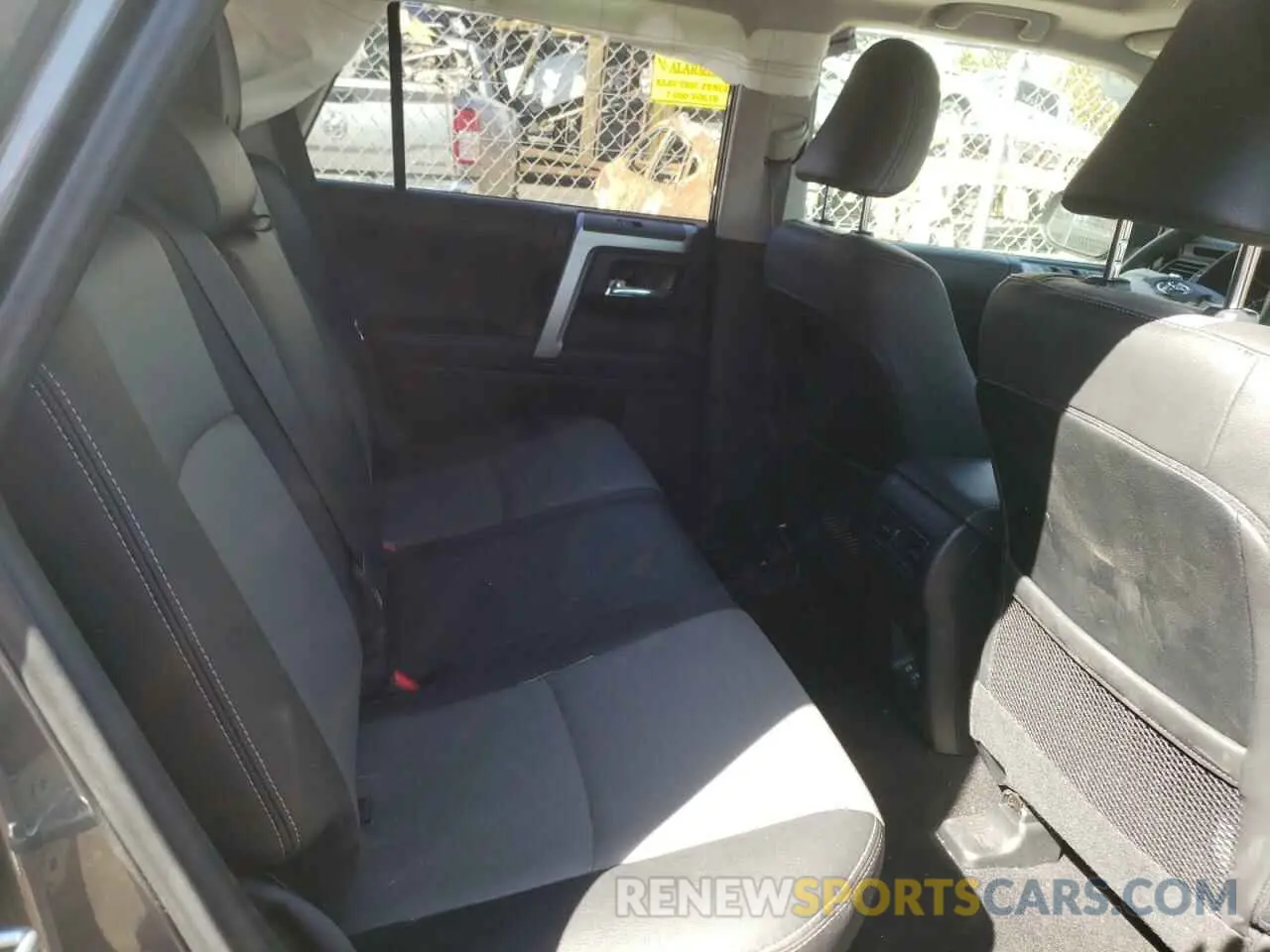 6 Фотография поврежденного автомобиля JTEBU5JR7L5810655 TOYOTA 4RUNNER 2020