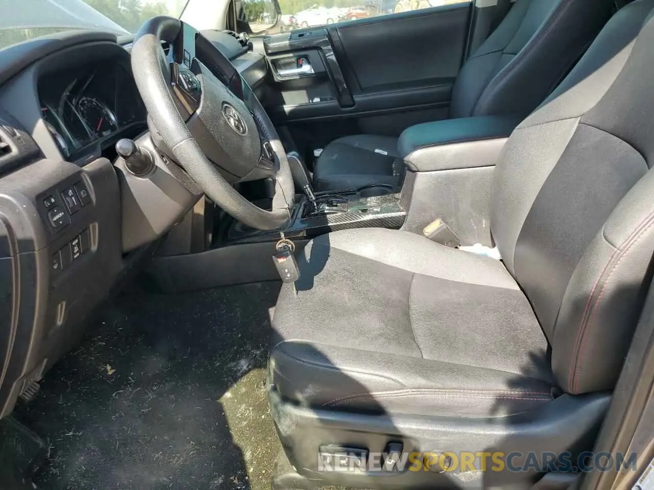7 Photograph of a damaged car JTEBU5JR8L5750613 TOYOTA 4RUNNER 2020