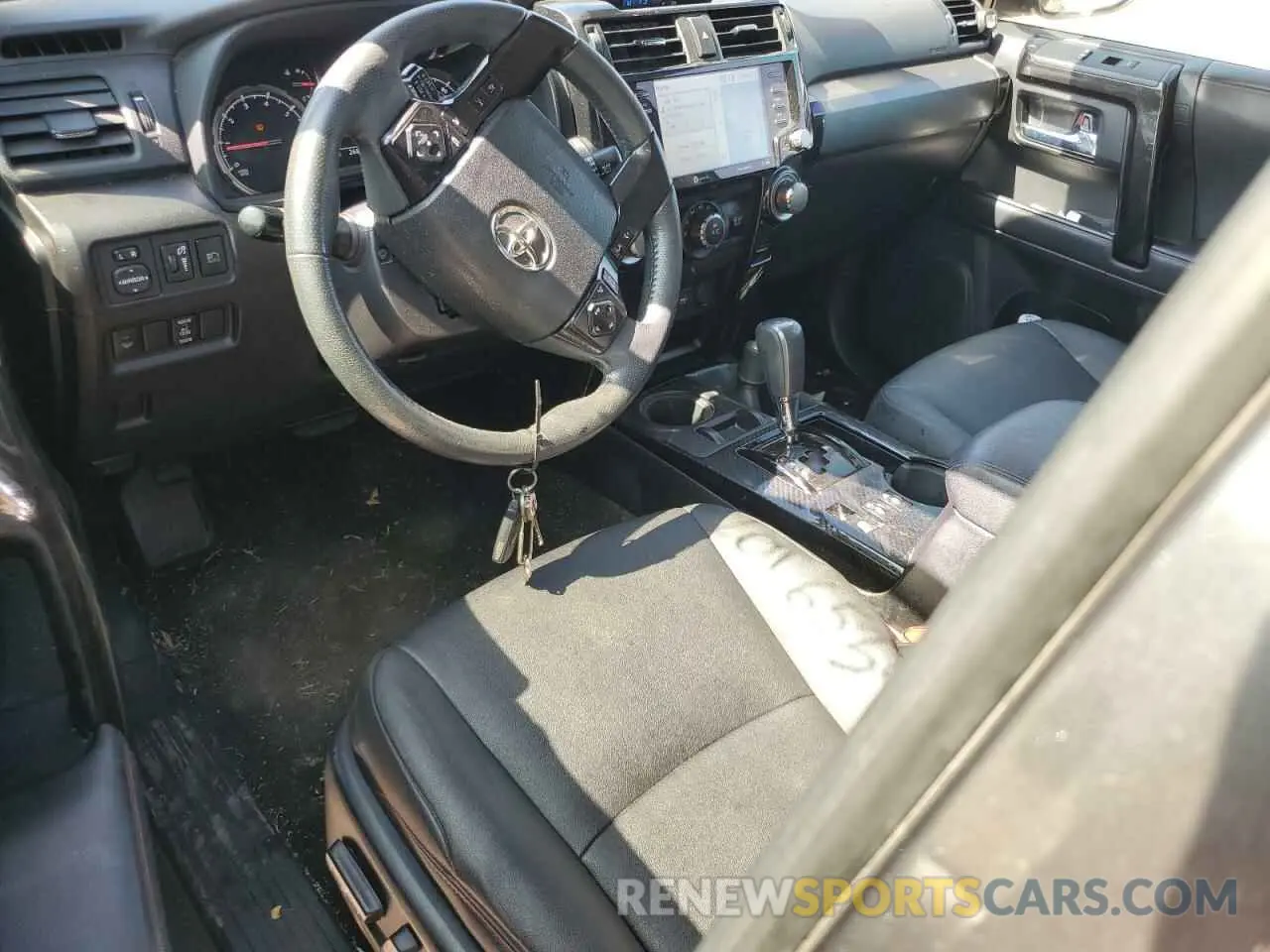 8 Photograph of a damaged car JTEBU5JR8L5750613 TOYOTA 4RUNNER 2020