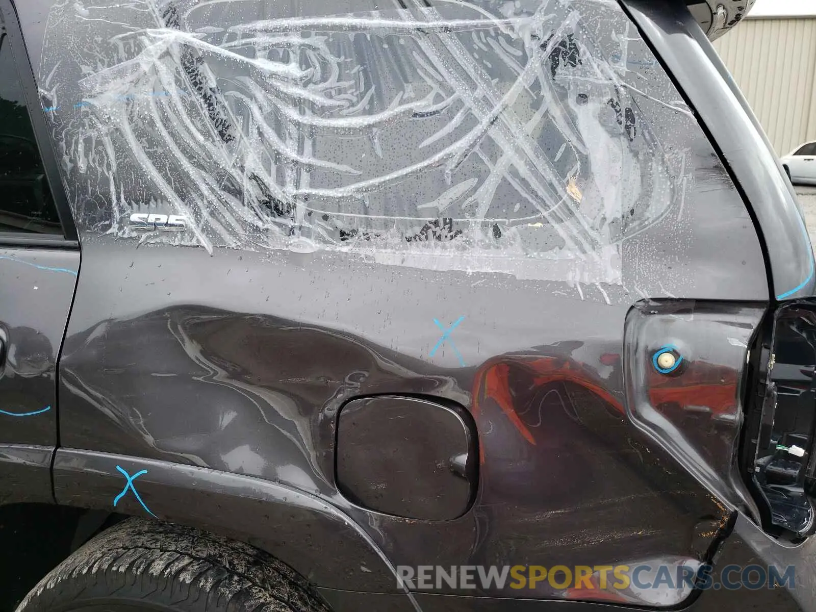 9 Photograph of a damaged car JTEBU5JR8L5757688 TOYOTA 4RUNNER 2020