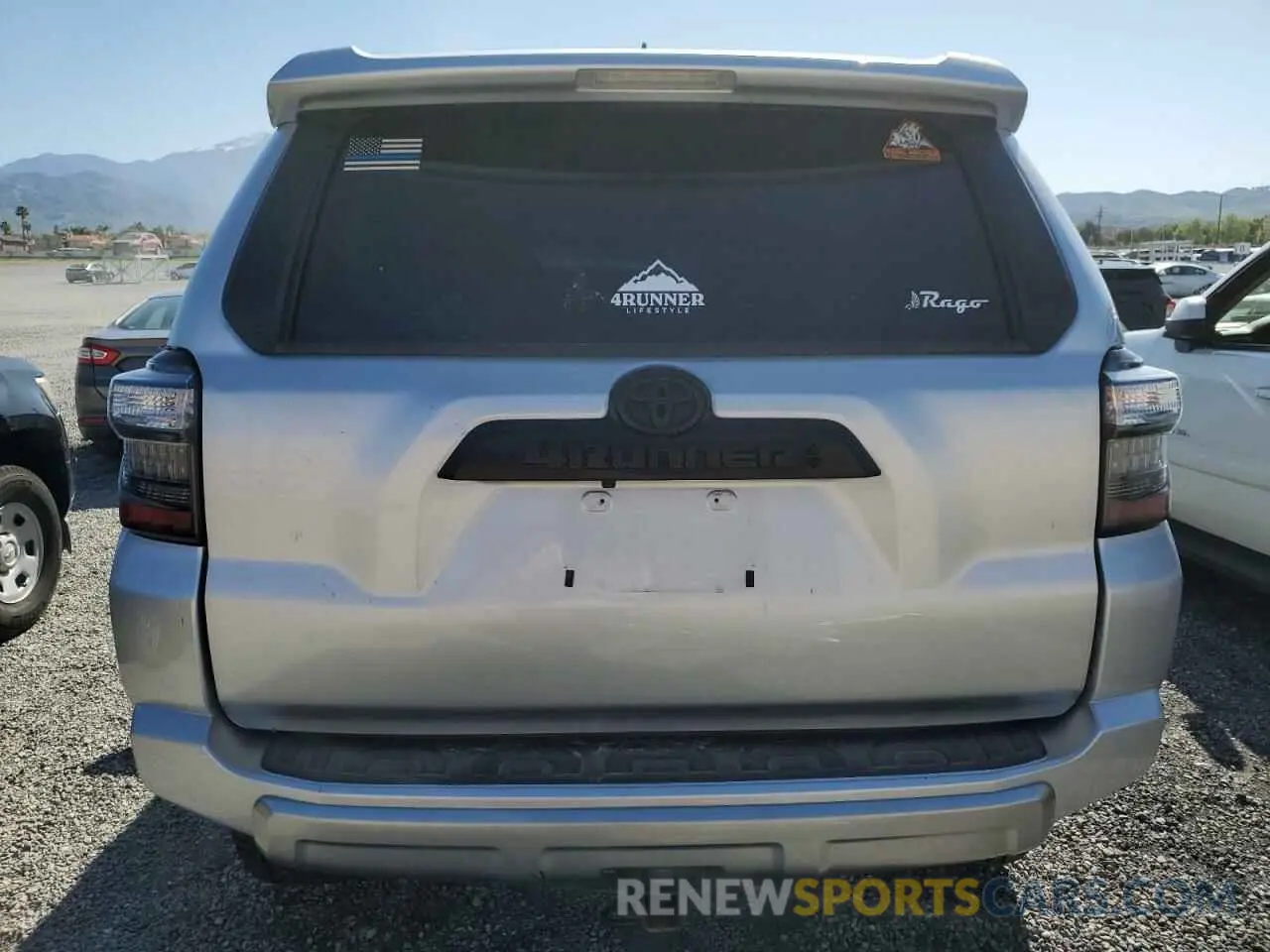 6 Фотография поврежденного автомобиля JTEBU5JR8L5761854 TOYOTA 4RUNNER 2020