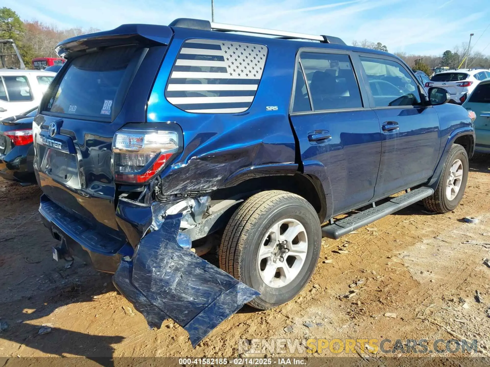 4 Photograph of a damaged car JTEBU5JR8L5777990 TOYOTA 4RUNNER 2020