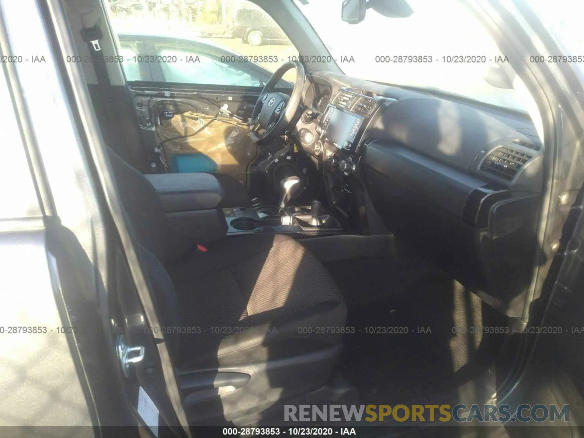 5 Photograph of a damaged car JTEBU5JR8L5789721 TOYOTA 4RUNNER 2020