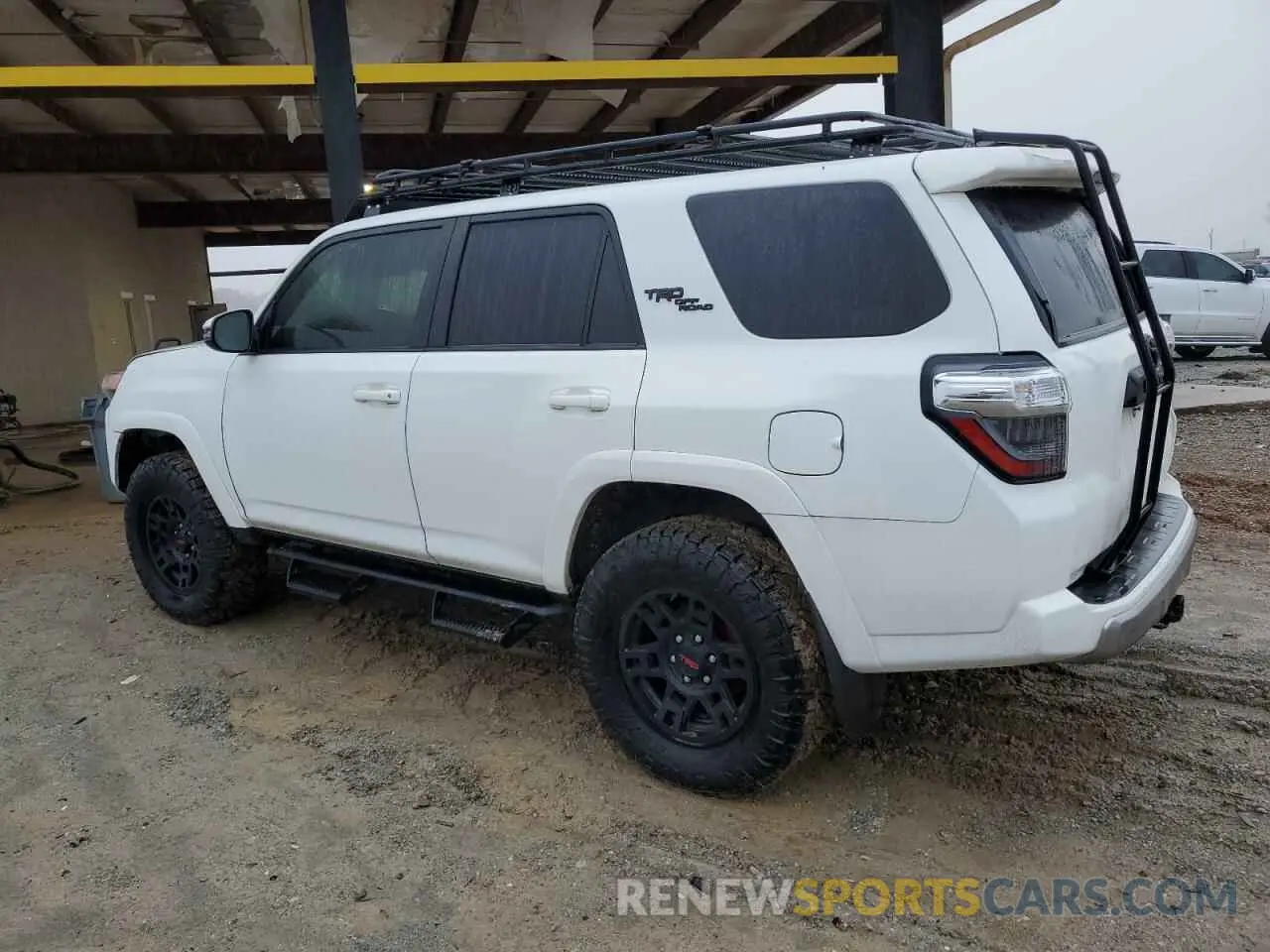 2 Фотография поврежденного автомобиля JTEBU5JR8L5829831 TOYOTA 4RUNNER 2020