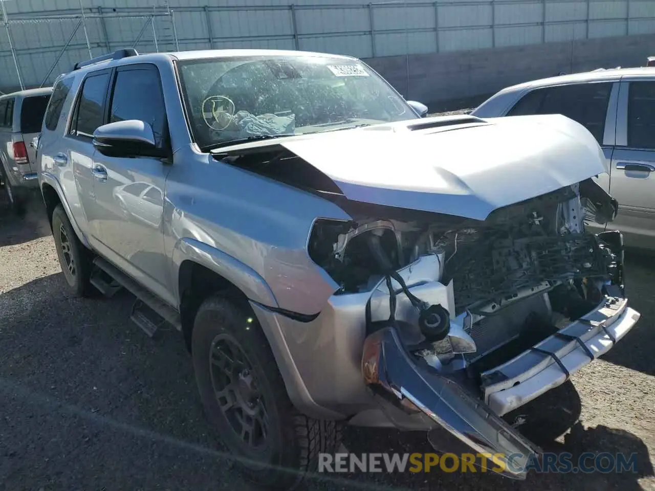 1 Photograph of a damaged car JTEBU5JR9L5750460 TOYOTA 4RUNNER 2020