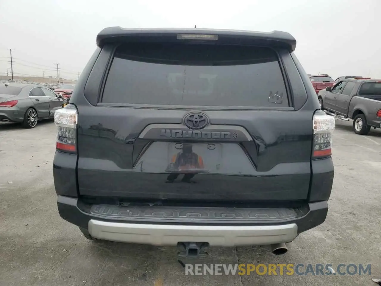 6 Фотография поврежденного автомобиля JTEBU5JR9L5763936 TOYOTA 4RUNNER 2020