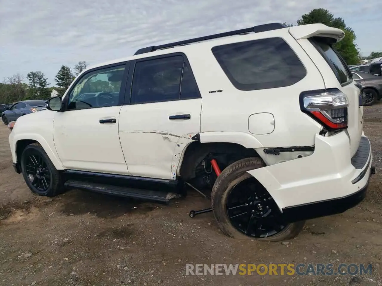2 Photograph of a damaged car JTEBU5JR9L5768523 TOYOTA 4RUNNER 2020