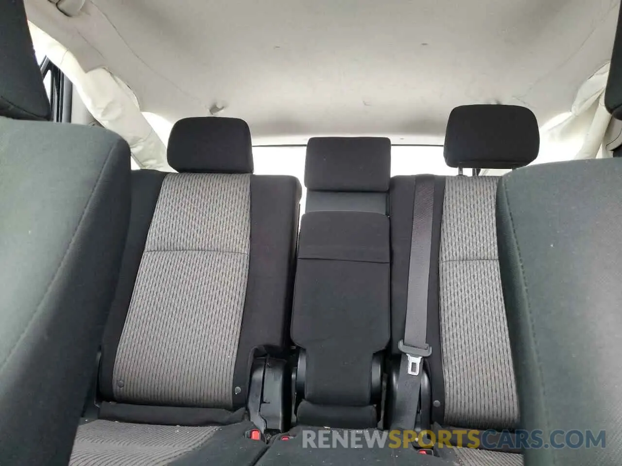 10 Фотография поврежденного автомобиля JTEBU5JR9L5782874 TOYOTA 4RUNNER 2020