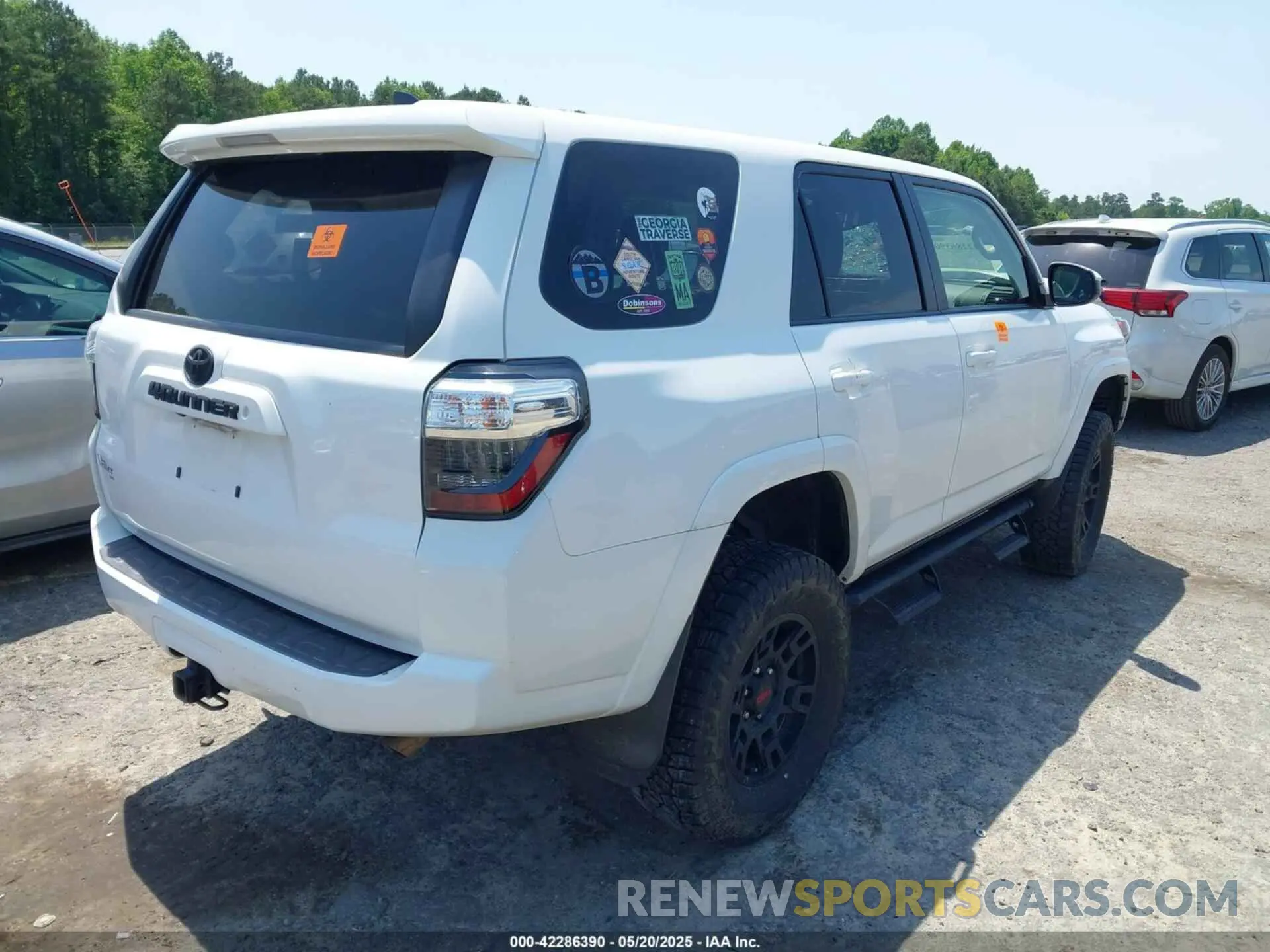 4 Фотография поврежденного автомобиля JTEBU5JRXL5790319 TOYOTA 4RUNNER 2020