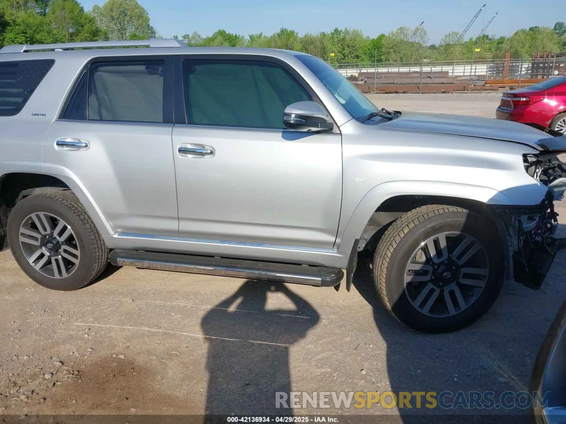 1 Фотография поврежденного автомобиля JTEBU5JRXL5835419 TOYOTA 4RUNNER 2020