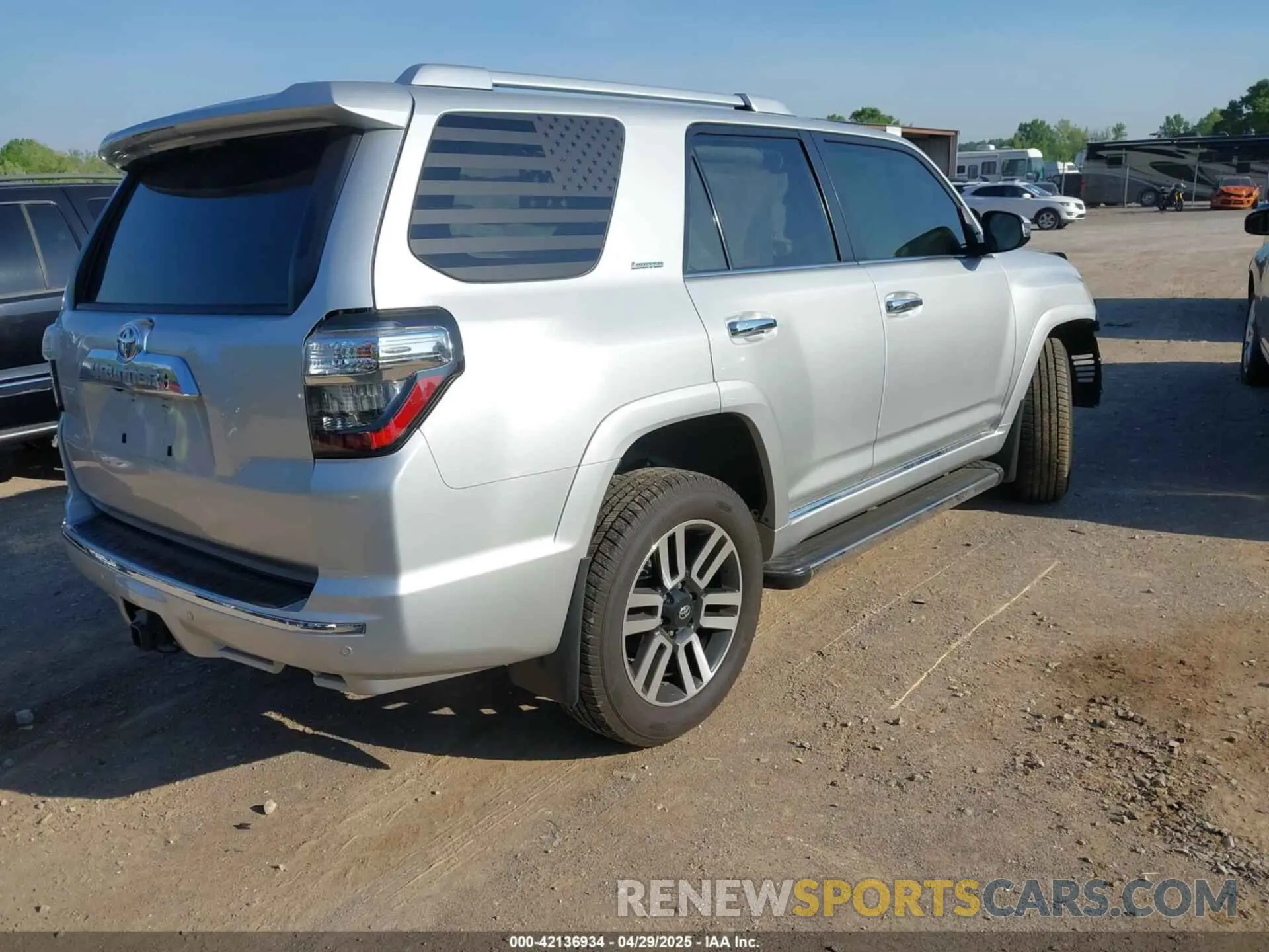 4 Фотография поврежденного автомобиля JTEBU5JRXL5835419 TOYOTA 4RUNNER 2020