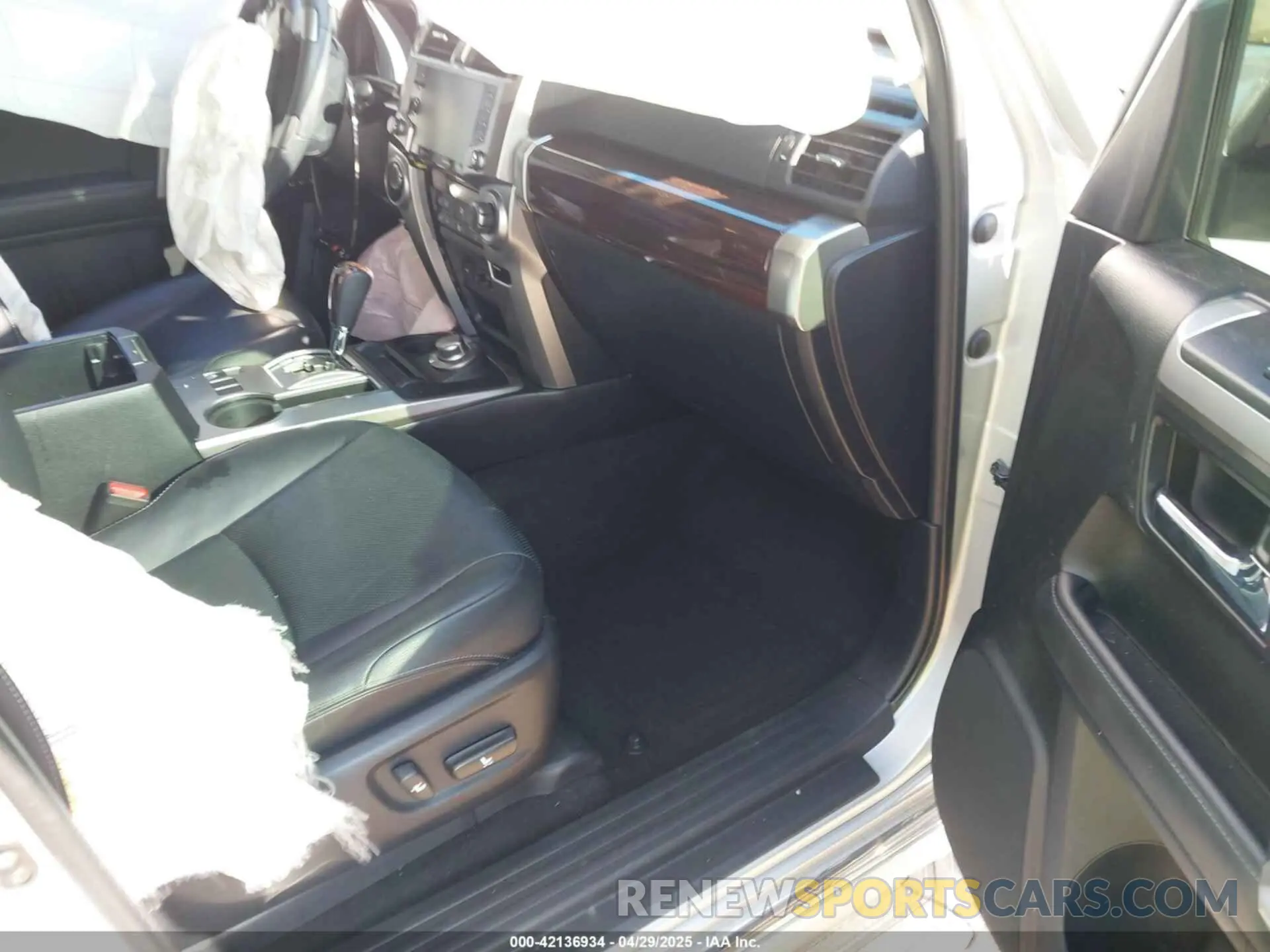 5 Фотография поврежденного автомобиля JTEBU5JRXL5835419 TOYOTA 4RUNNER 2020