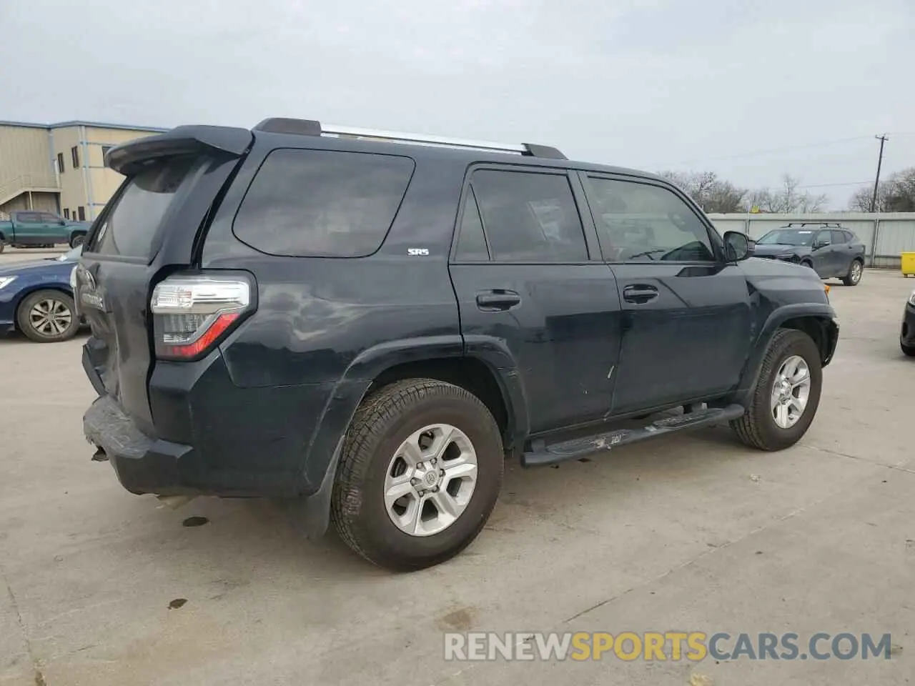 3 Photograph of a damaged car JTEZU5JR1L5214763 TOYOTA 4RUNNER 2020