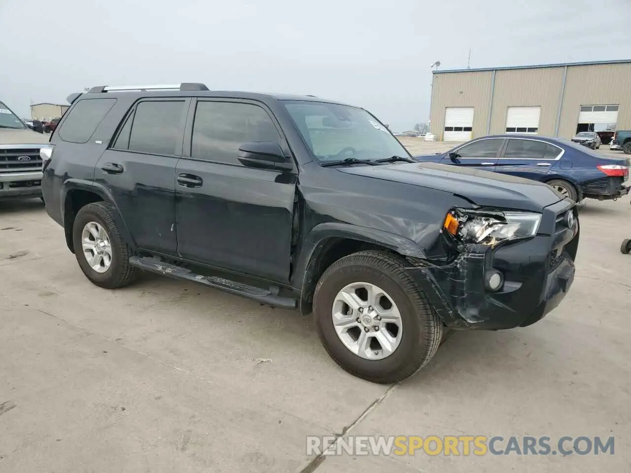 4 Photograph of a damaged car JTEZU5JR1L5214763 TOYOTA 4RUNNER 2020