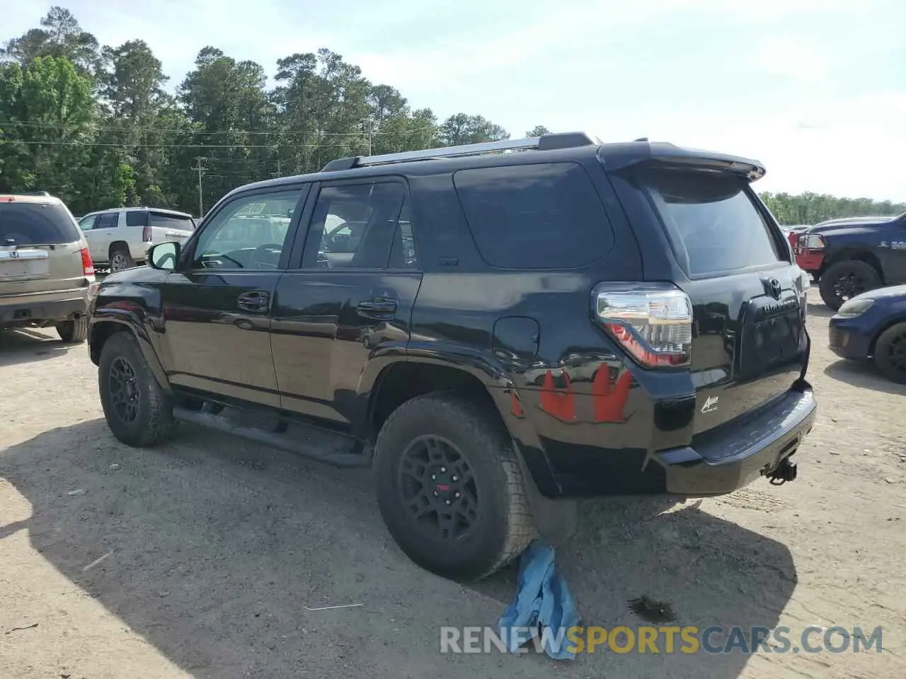 2 Photograph of a damaged car JTEZU5JR2L5224248 TOYOTA 4RUNNER 2020