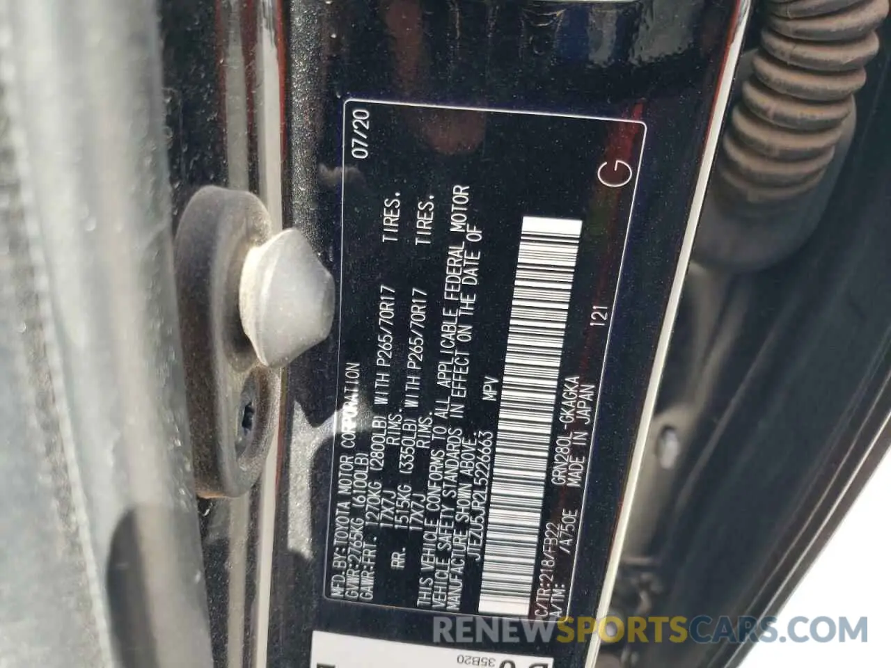 10 Photograph of a damaged car JTEZU5JR2L5226663 TOYOTA 4RUNNER 2020
