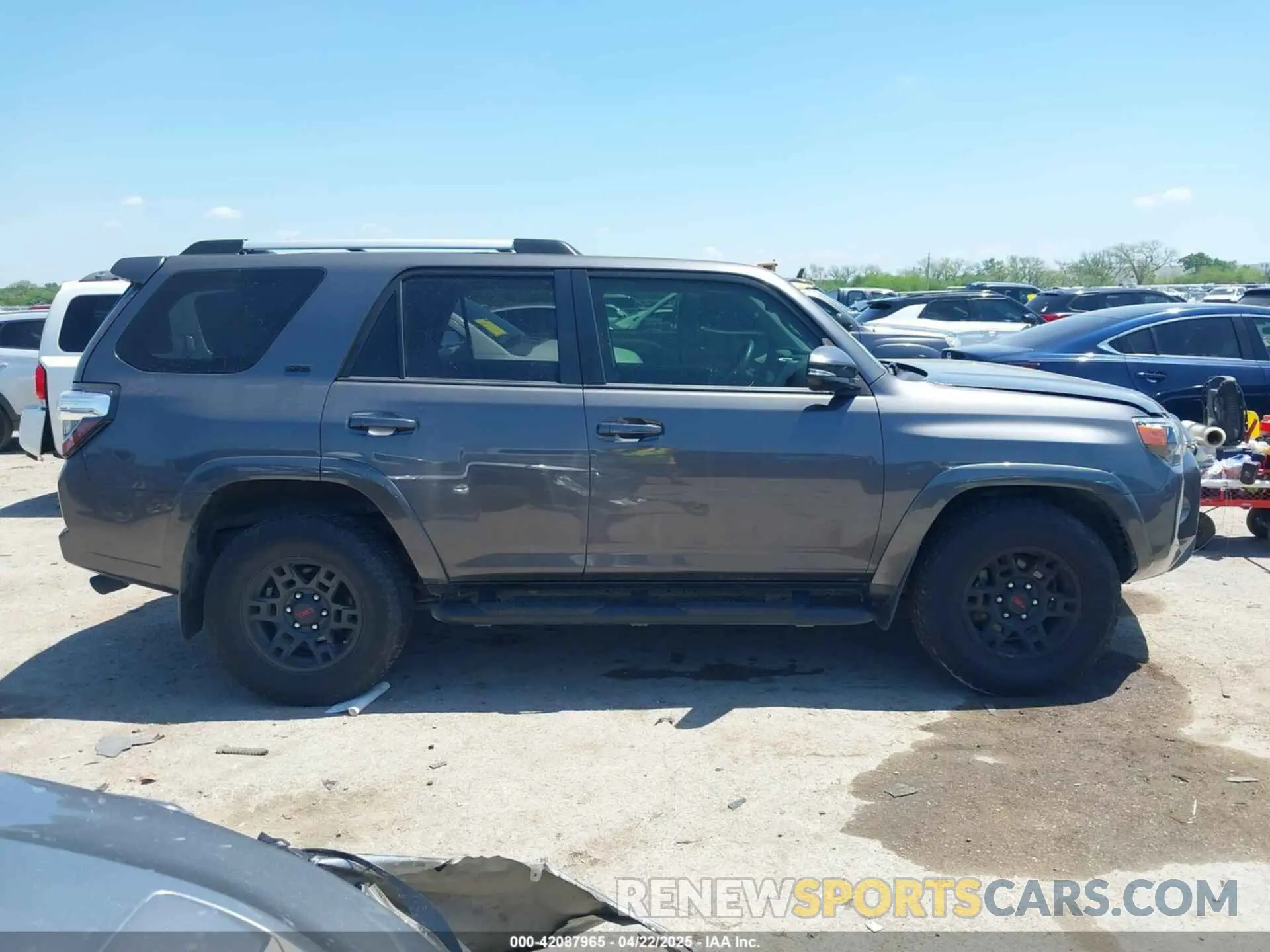 13 Фотография поврежденного автомобиля JTEZU5JR4L5226079 TOYOTA 4RUNNER 2020