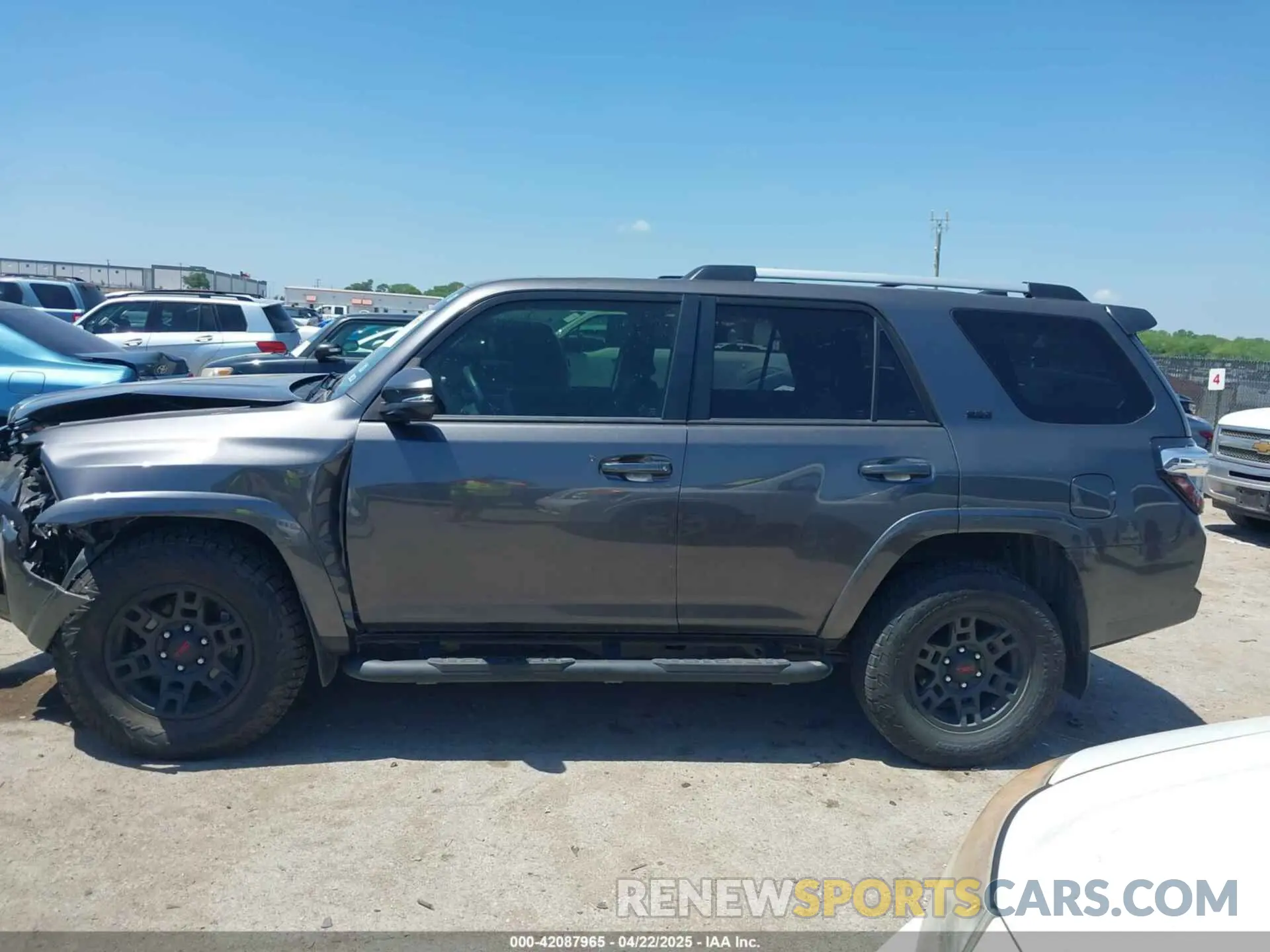 14 Фотография поврежденного автомобиля JTEZU5JR4L5226079 TOYOTA 4RUNNER 2020