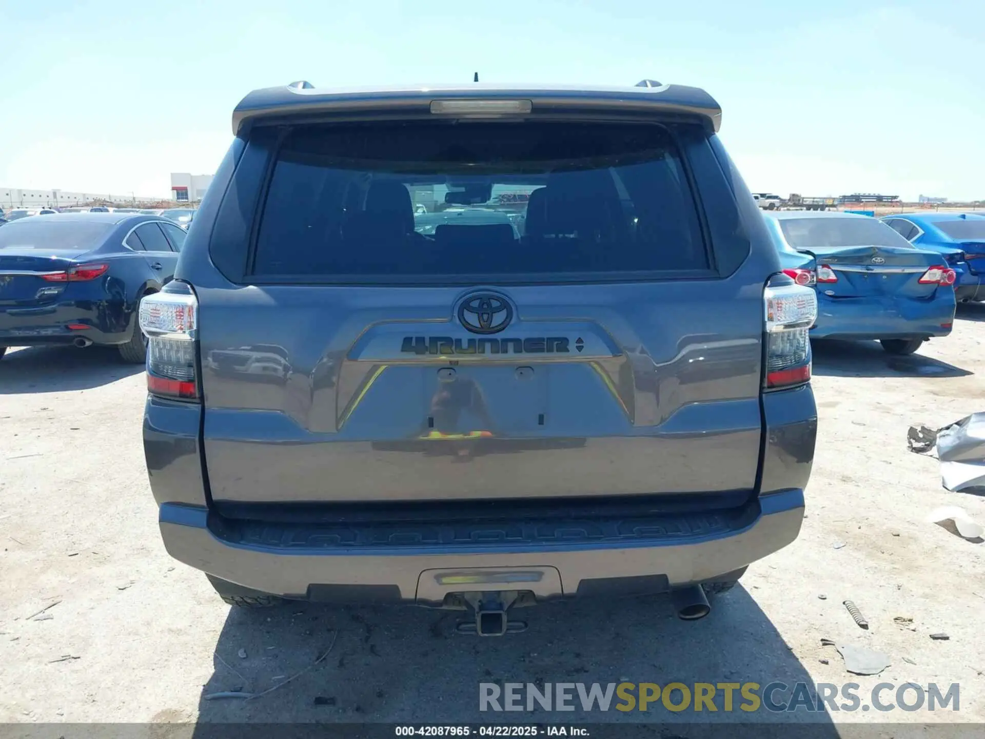 16 Фотография поврежденного автомобиля JTEZU5JR4L5226079 TOYOTA 4RUNNER 2020