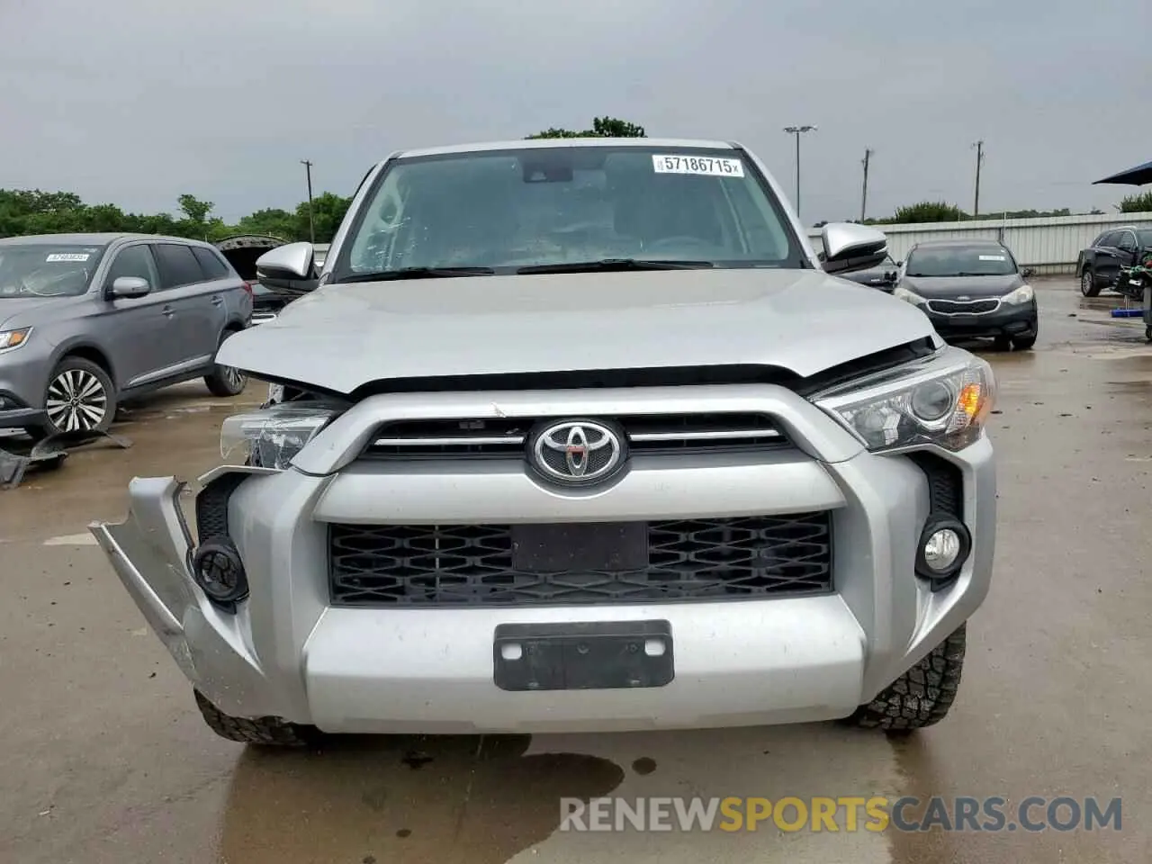 5 Photograph of a damaged car JTEZU5JR5L5214264 TOYOTA 4RUNNER 2020