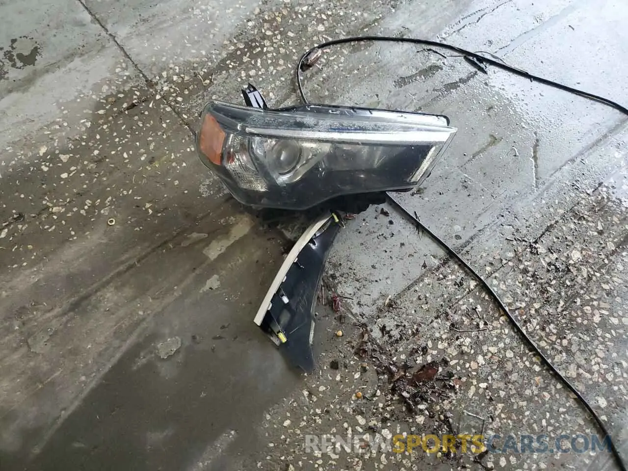 13 Photograph of a damaged car JTEZU5JR6L5217299 TOYOTA 4RUNNER 2020