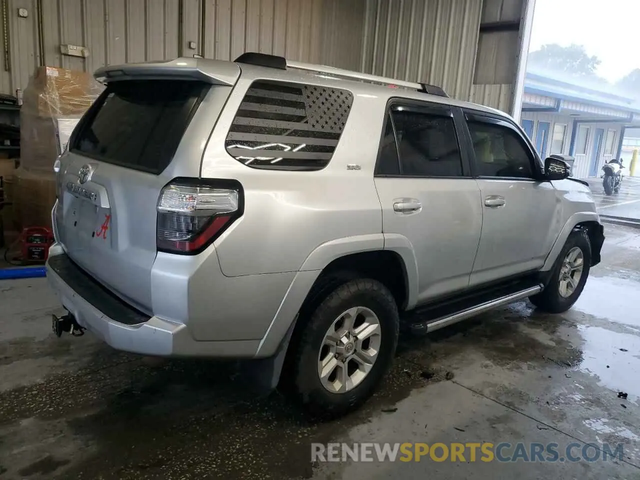 3 Photograph of a damaged car JTEZU5JR6L5217299 TOYOTA 4RUNNER 2020