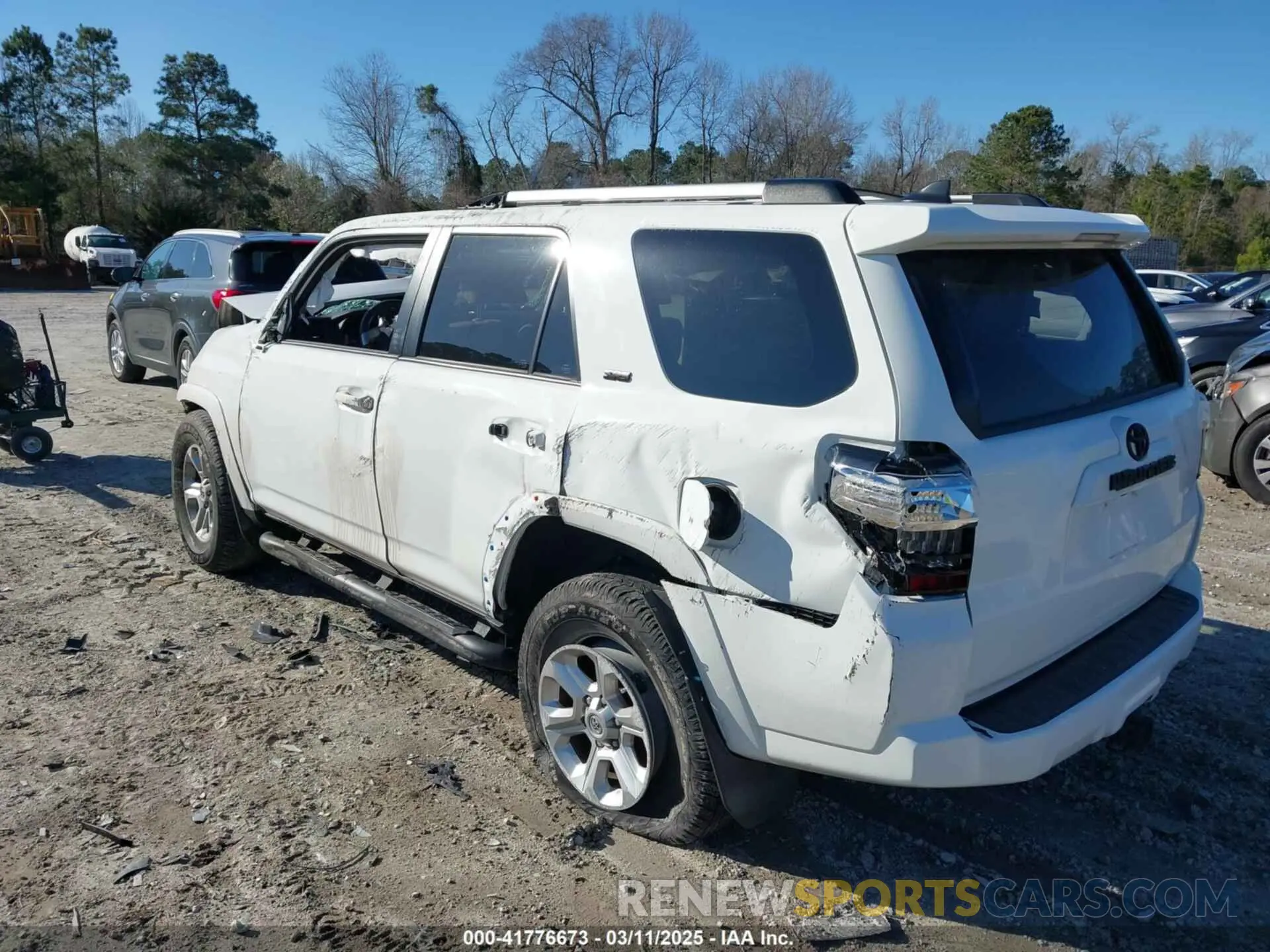 3 Фотография поврежденного автомобиля JTEZU5JR7L5225962 TOYOTA 4RUNNER 2020