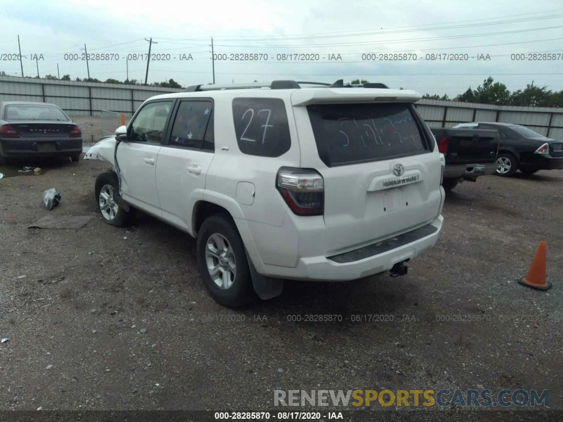 3 Photograph of a damaged car JTEZU5JR8L5213979 TOYOTA 4RUNNER 2020