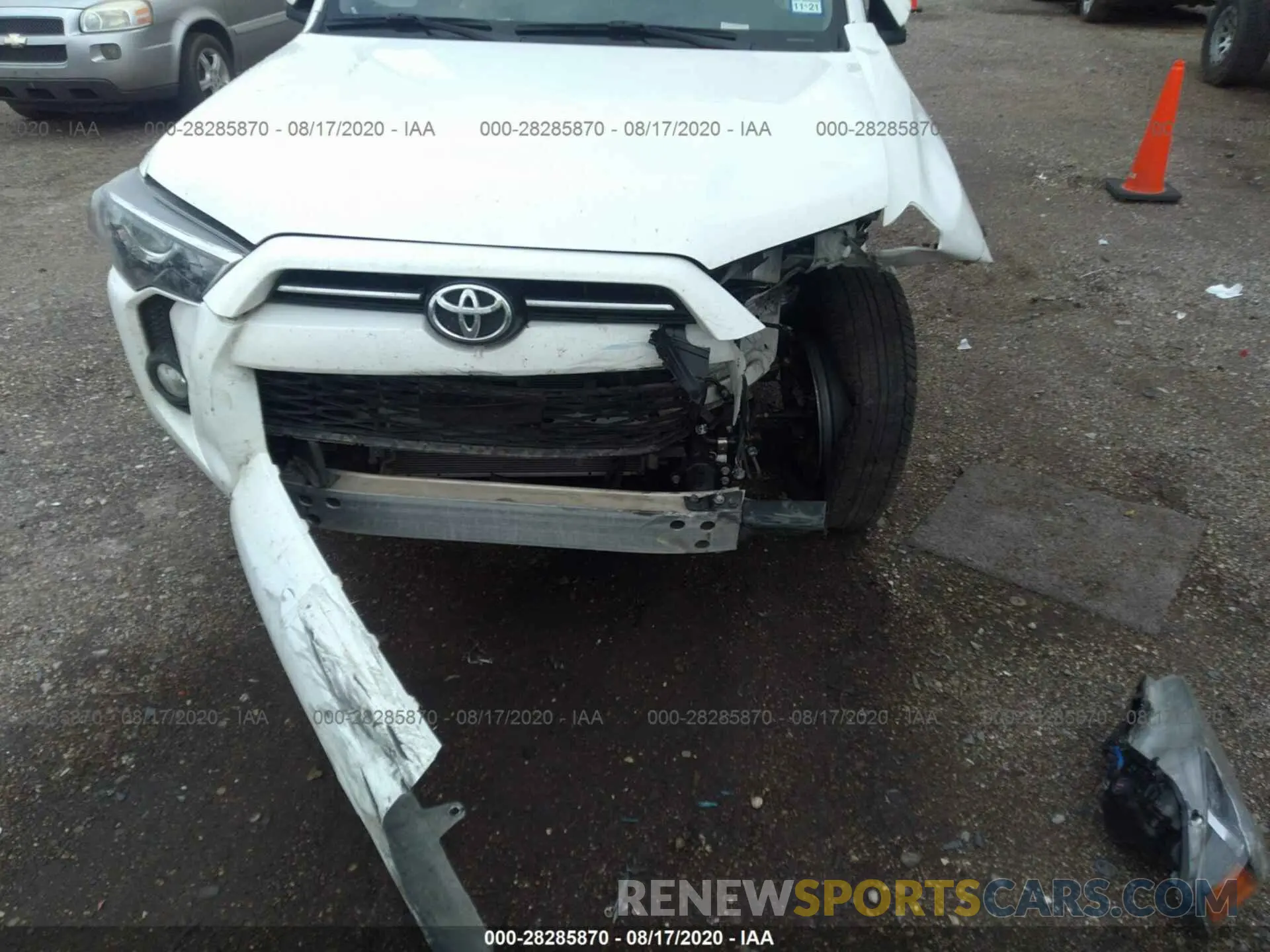 6 Photograph of a damaged car JTEZU5JR8L5213979 TOYOTA 4RUNNER 2020