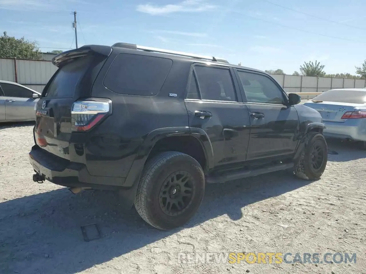 3 Photograph of a damaged car JTEZU5JR8L5218924 TOYOTA 4RUNNER 2020