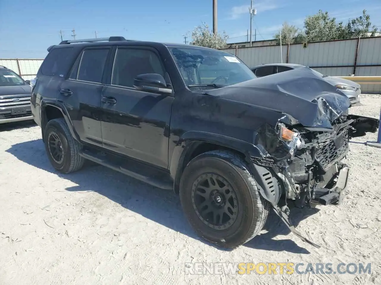 4 Photograph of a damaged car JTEZU5JR8L5218924 TOYOTA 4RUNNER 2020