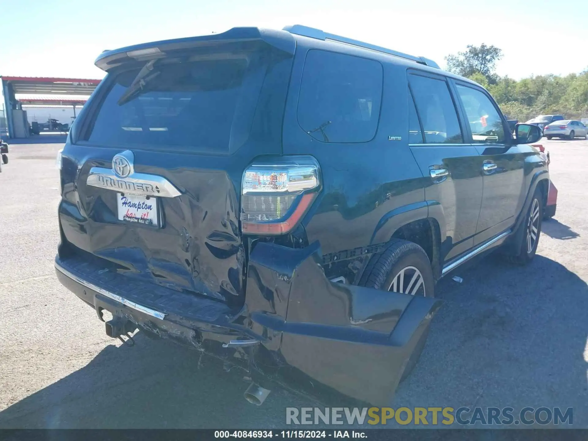 4 Photograph of a damaged car JTEZU5JRXL5222666 TOYOTA 4RUNNER 2020