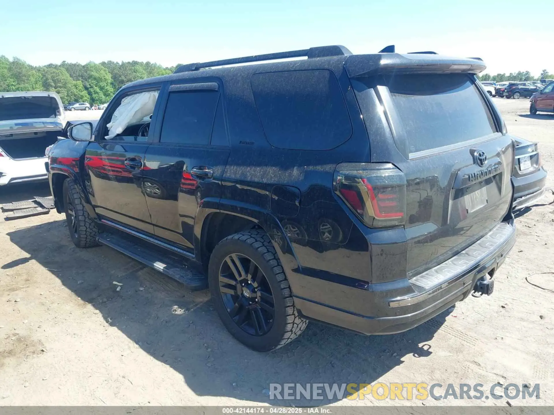 3 Фотография поврежденного автомобиля JTECU5JR5M5246848 TOYOTA 4RUNNER 2021