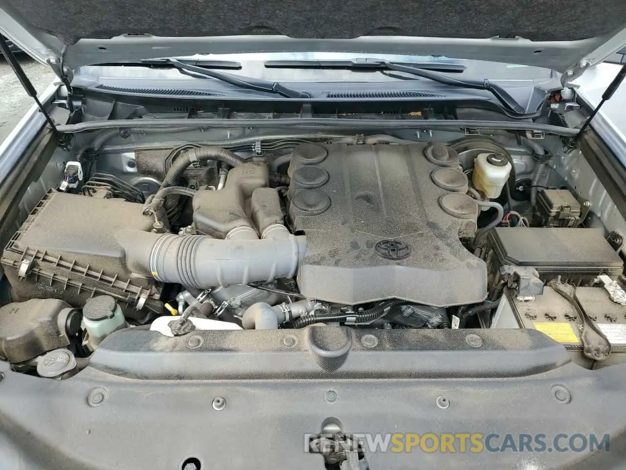 12 Photograph of a damaged car JTEDU5JR3M5240194 TOYOTA 4RUNNER 2021