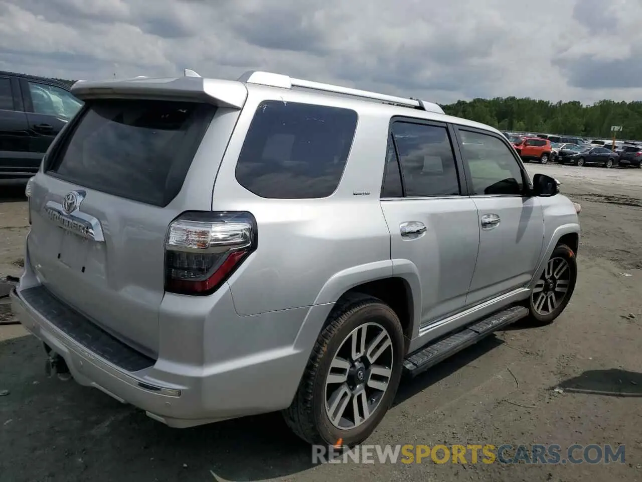 3 Photograph of a damaged car JTEDU5JR3M5240194 TOYOTA 4RUNNER 2021