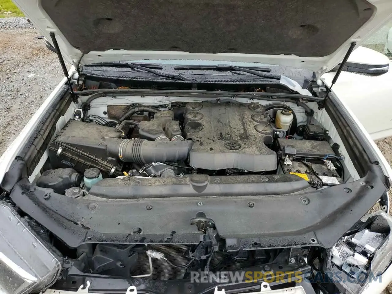 12 Photograph of a damaged car JTEDU5JR8M5233631 TOYOTA 4RUNNER 2021