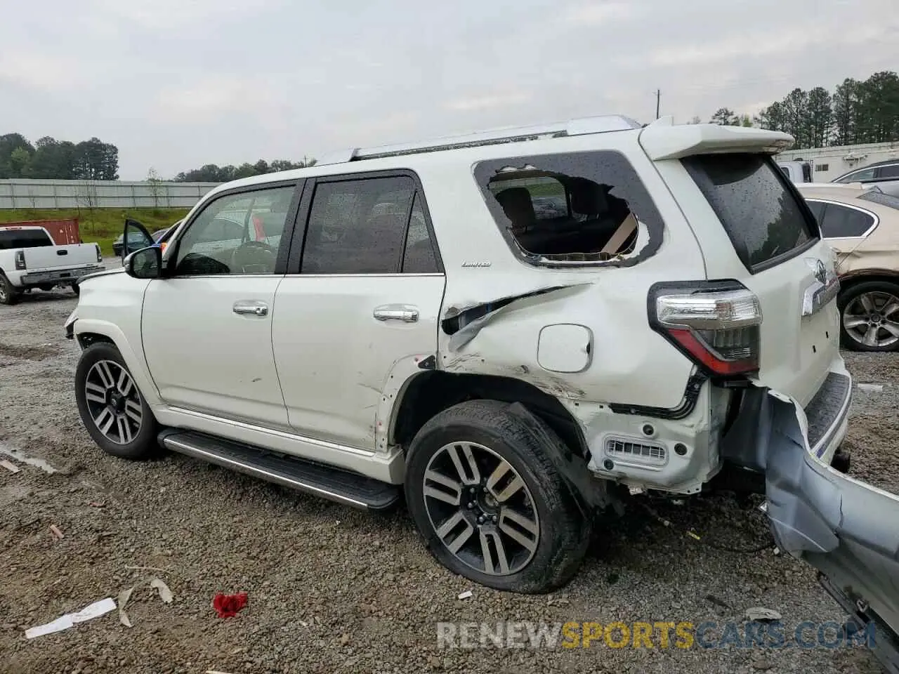2 Photograph of a damaged car JTEDU5JR8M5233631 TOYOTA 4RUNNER 2021