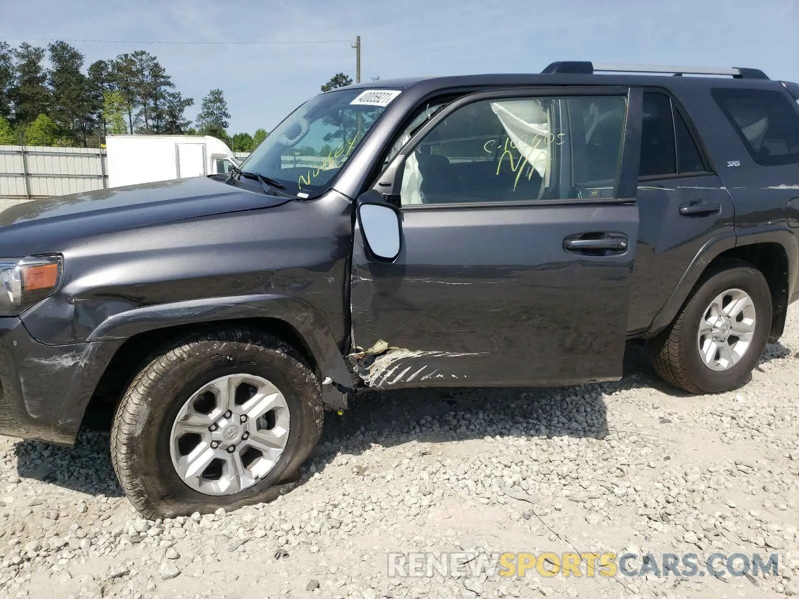 9 Photograph of a damaged car JTEEU5JR1M5230252 TOYOTA 4RUNNER 2021